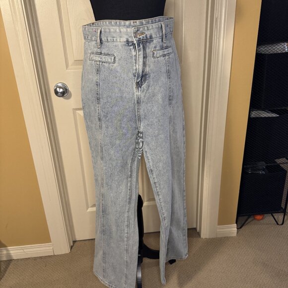 Red Star Denim Boot Cut Pants - Picture 6 of 6